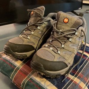 Women’s Merrell hiking boots size 11